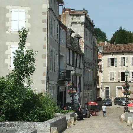 Les Chenes Verts * Oradour-Fanais